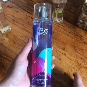 Love love body spray
